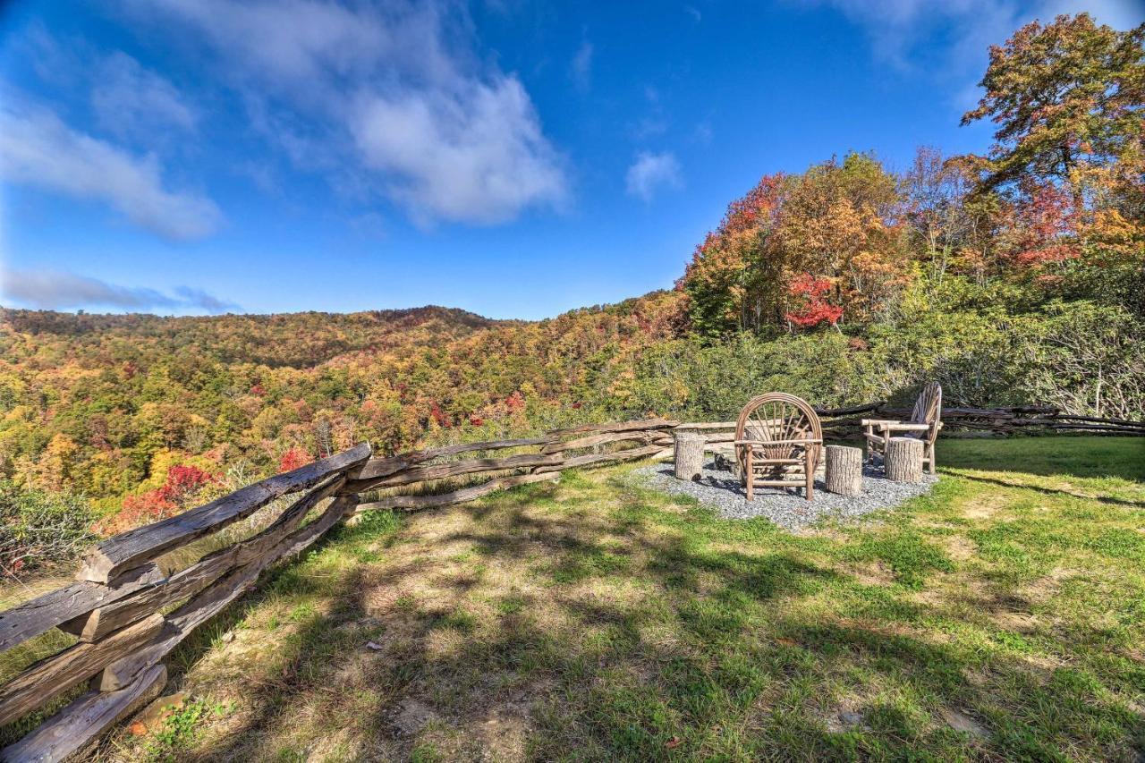 Hilltop Cabin On 5 Acres With Hot Tub And Waterfall! Bryson City Bagian luar foto